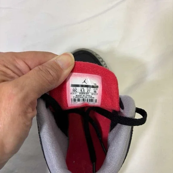 Air Jordan 3 Retro Youth Size‎ 10C Black Red Lace Up Boys - Picture 5 of 5